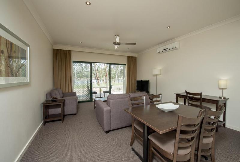 Hotel Clare Country Club Exteriér fotografie