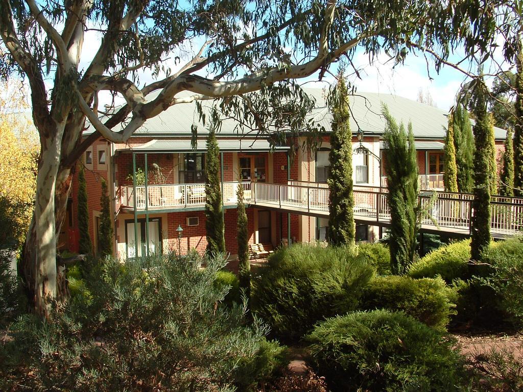Hotel Clare Country Club Exteriér fotografie