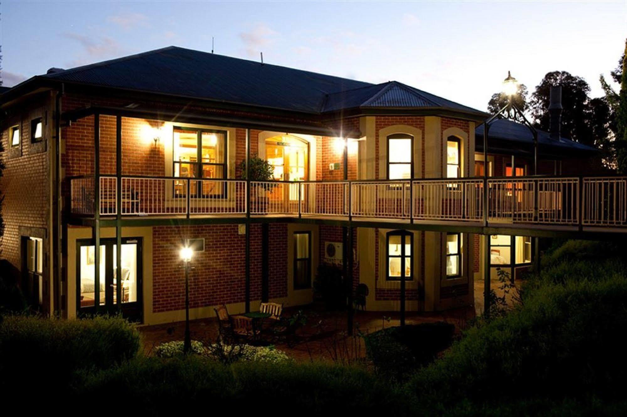 Hotel Clare Country Club Exteriér fotografie
