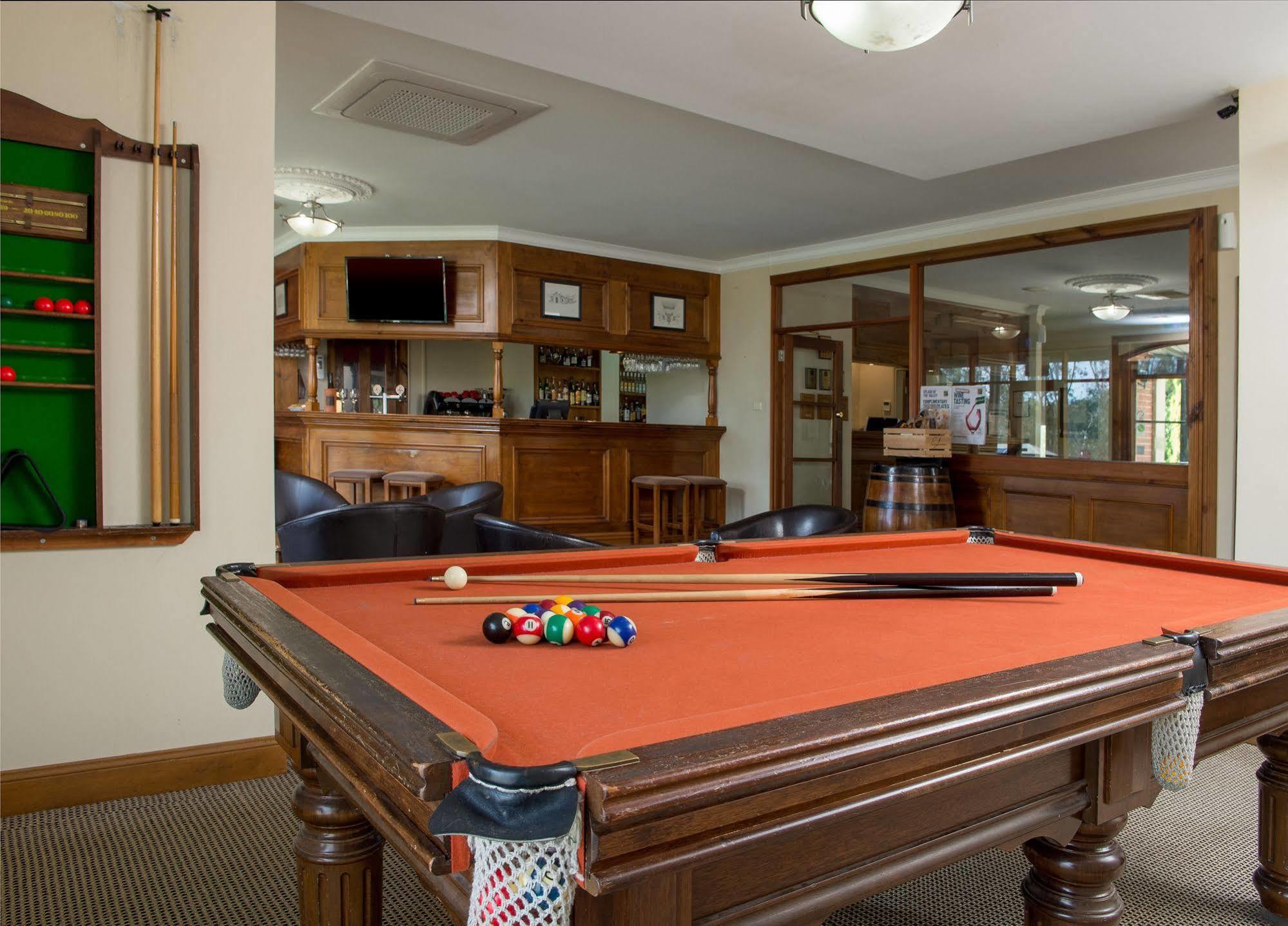 Hotel Clare Country Club Exteriér fotografie